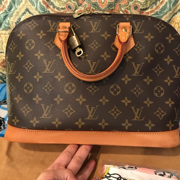 Louis Vuitton Handbags - Authentic Louis Vuitton Alma PM Monogram